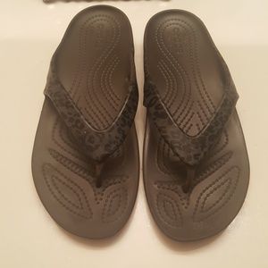 Crocs Brown Leopard Print size 7